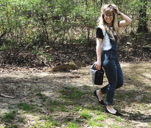 T H E perfect denim overalls (www.freepeople) and paired with a simple baseball tee and classic black flats (www.soulshoetique.com) ps: Snakeskin handbag shout out to my mom!